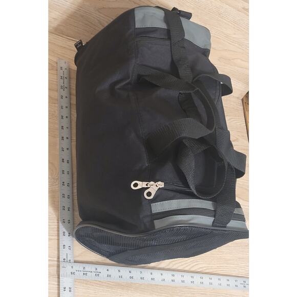 Black Adults Quaker Oats Gym Duffle Bag Preowned Backpack Travel Sports Work Out - Picture 2 of 7